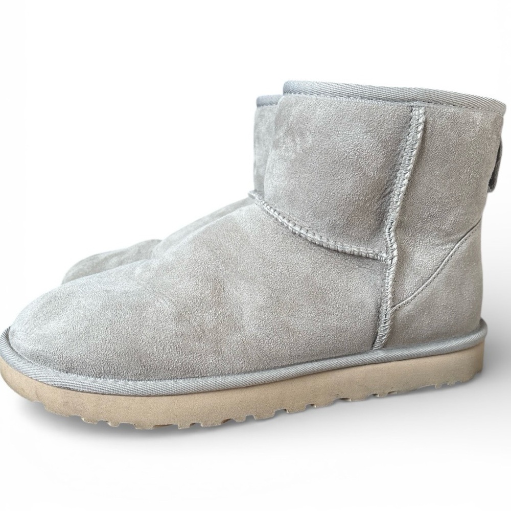 UGG Light Gray Suede Boots Size 11 Nearly New
